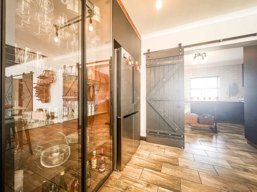 5 Bedroom Property for Sale in Myburgh Park Western Cape